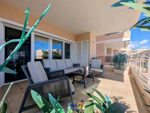 Tropical 3BR Oasis with Pool EB17