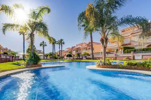Apartment in Zeniamar with access to public pool