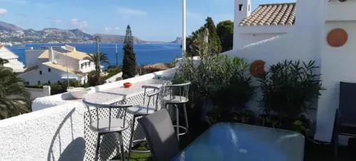 House in the center of albir, 2 min walk from the beach