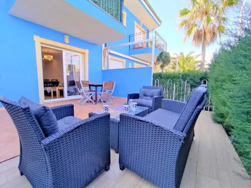 Planta baja con terraza chill out - Primera línea Tres Playas - ALBERT VILLAS