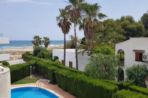Renoviertes Strandappartment mit Meerblick