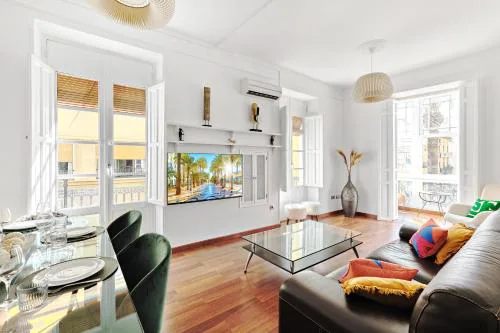 110m KKARA 3BR 2BA central Plaza Nueva view apt