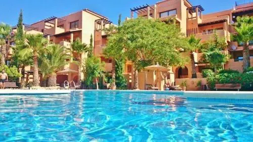2-Bed Sleeps 4 with Pool Access