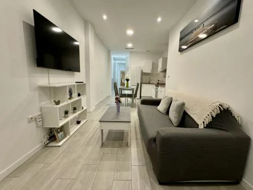 Alcala Galiano 81 by United Renters