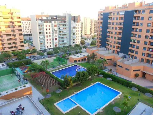 Bright Apartment in Alicante, 90 m², Shared Pool