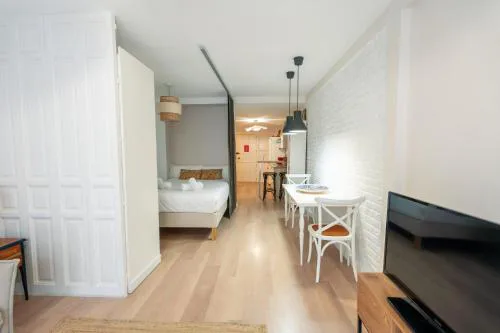 Bright loft city centre by United Renters