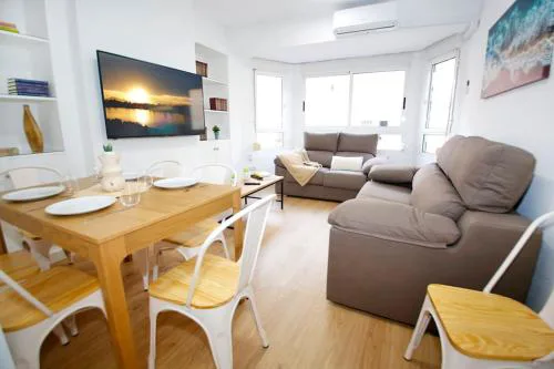 Central apartment in Alicante with AC