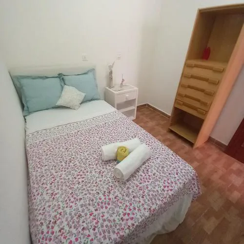 Clavelina Economy Room calle Julio Antonio
