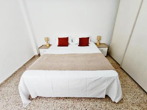 Habitación amplia en suite en piso compartido
