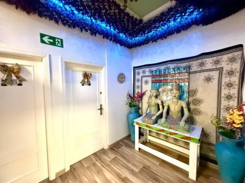 HOSTEL Pepper-Gold -STEP-FREE ENTRANCE - FREE TOWELS AND LOKER- BED ROOMS 8 GUEST 55 M2 AND 8 GUEST 65 M2