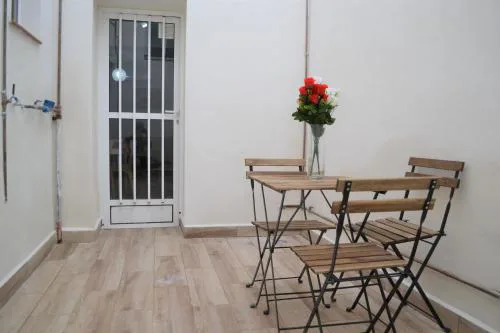 Impressive 1 bed Apartment with a stunning bathroom and Terrace CB4EV
