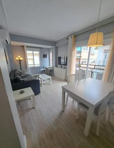 Modern 2 BR corner unit in the heart of Alicante