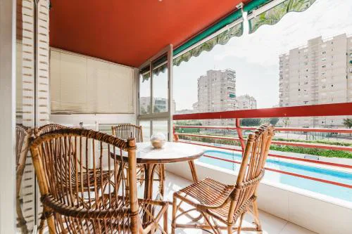 Piscina, terraza, espaciosa y buena energía