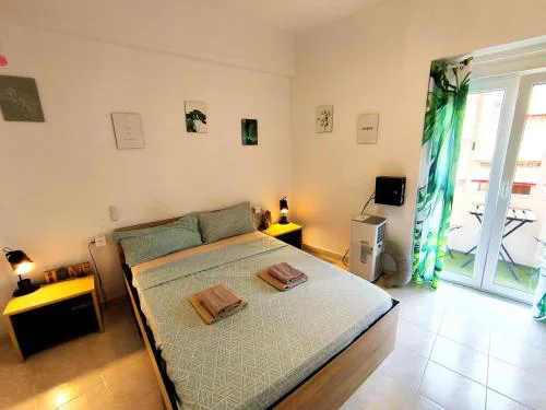 ROOMS IN SHARED APARTMENT w HOST