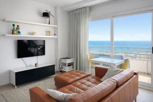 Studio in the center, city & sea views