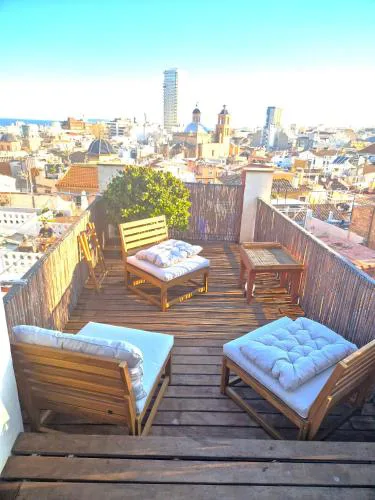 The Alicante Old Town artist workshop, Impressive rooftop, terrace with amazing city views and sea views, BBQ, Air conditioner, Wifi