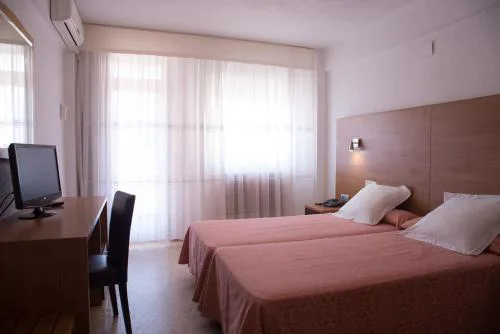 Eco Avenida Hotel & Parking