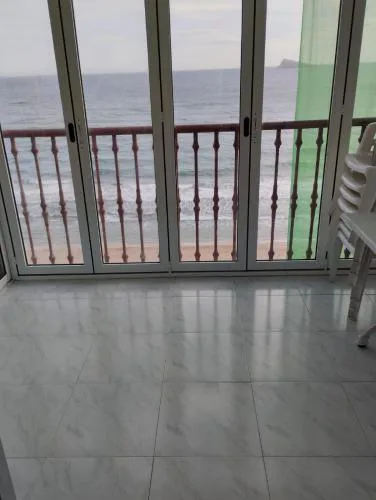 Apartamento muy económico en primera línea de playa