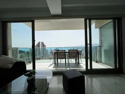 Luxurious 2BR Sea Panoramic View Pool Gym