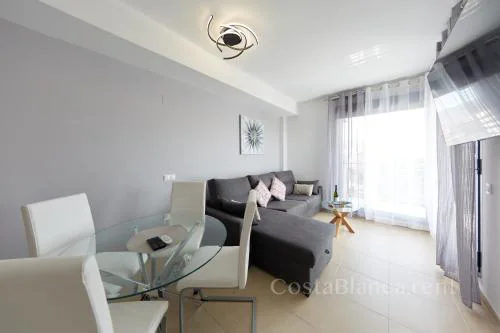 Luxury, Newly Renovated 1-Bedroom Condo by the Beach