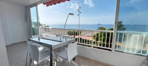 Luxury Primerísima Línea Playa Poniente Benidorm con 6,5 mts de Vistas Frontales al mar y Parking