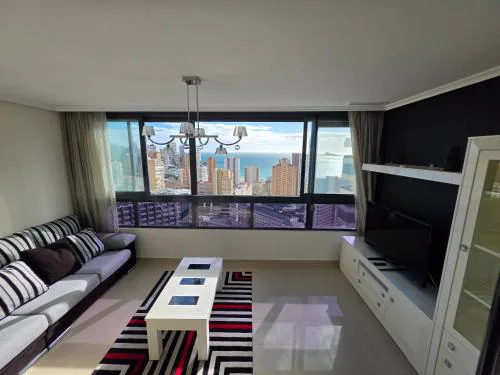 Piso a estrenar con vistas al mar en Playa Levante - Piscinas, parking y confort total