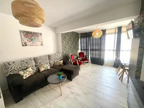 Second-line Beach Apartment - Saffari