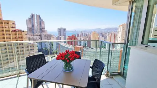 Skyline 9 Moderno apartamento con terraza privada y vistas