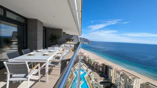 SUNSET CLIFFS top apartment