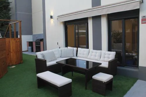 Townhouse with pool stays longer than 10 days