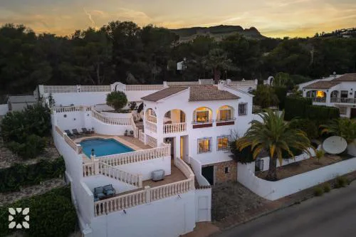 Villa Louise by Abahana Villas
