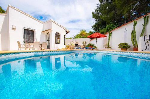 Villa Yvonne - chill out, free WIFI, close to facilities