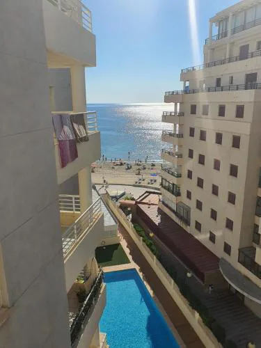 Apartamento Aquarium Park, 1ª linea de playa, piscina privada, aire acondicionado y wifi de alta velocidad