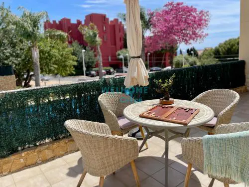 MANZANA bonito y cómodo apartamento con piscina