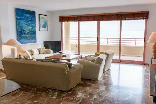 Piso familiar frente al mar