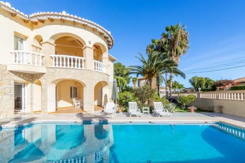Villa Cucarres