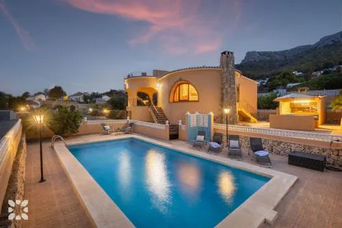Villa Teresa by Abahana Villas
