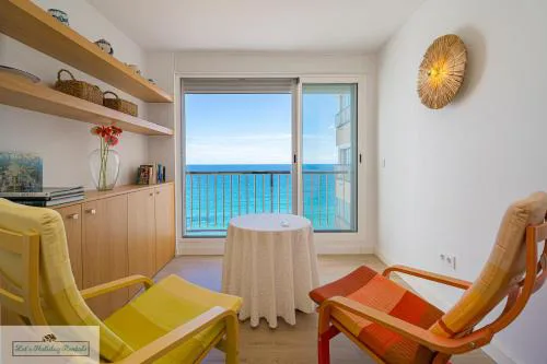 Brend new beach Apartment 3 bed 2 bath Play Camp