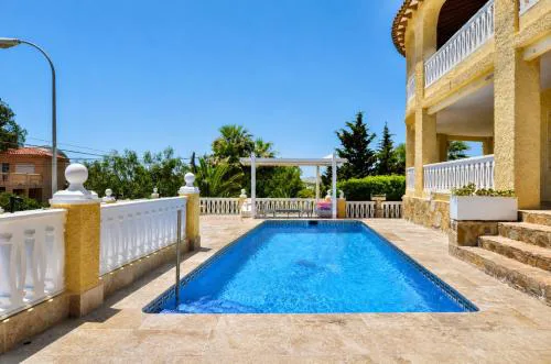 Mediterranean Luxury Villa by NRAS