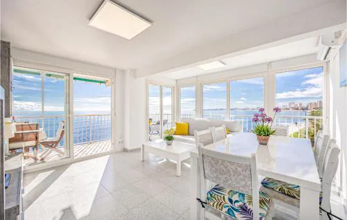 Stunning Apartment In El Campello