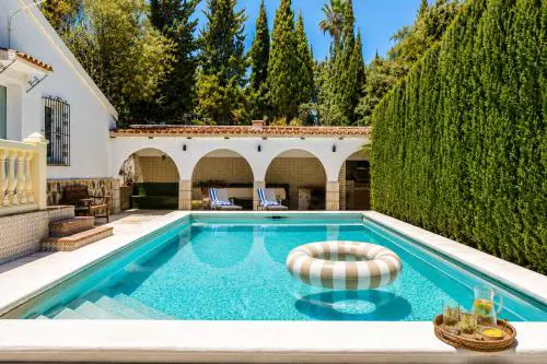 Villa a 5 minutos de Playa San Juan con piscina privada y BBQ