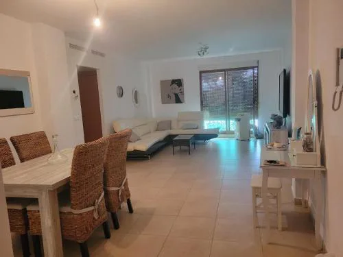 APARTAMENTO MODERNO y ACOGEDOR