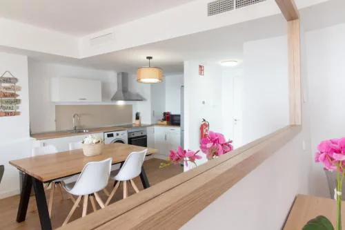 Global Vacacional, Apartamento de 2 habitaciones con terraza y vistas al mar