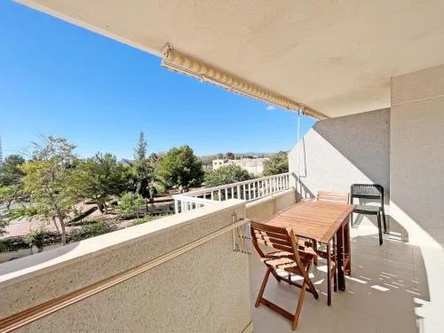 Global Vacacional, Apartamento de 3 dormitorios y terraza en la playa de Canet