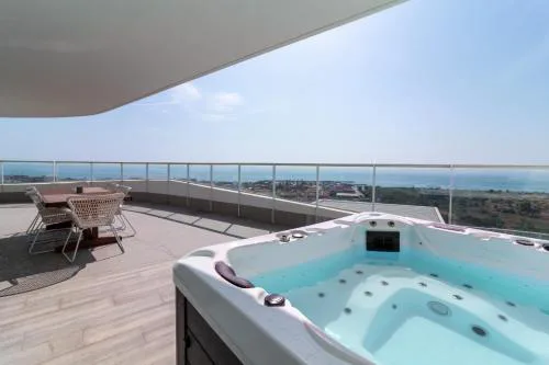 Global Vacacional, Nuevo apartamento con piscina privada y terraza con vistas al mar