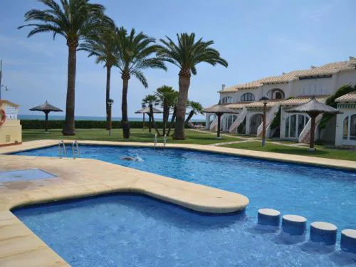 Apartamento en primera línea de playa en Denia con Wi-Fi, jardín y piscina - ES-373-34