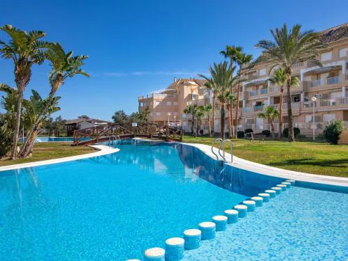 Apartamento Tamarindo - Ubicación Premium Frente a la Playa con Piscina