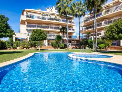 Apartment Los Aticos by Interhome