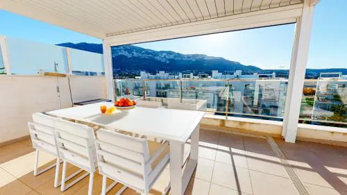Atico Buen Vivir en Marina Real II by Family Homes