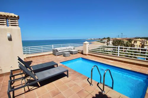 Ático frontal al mar con piscina privada by homeprive